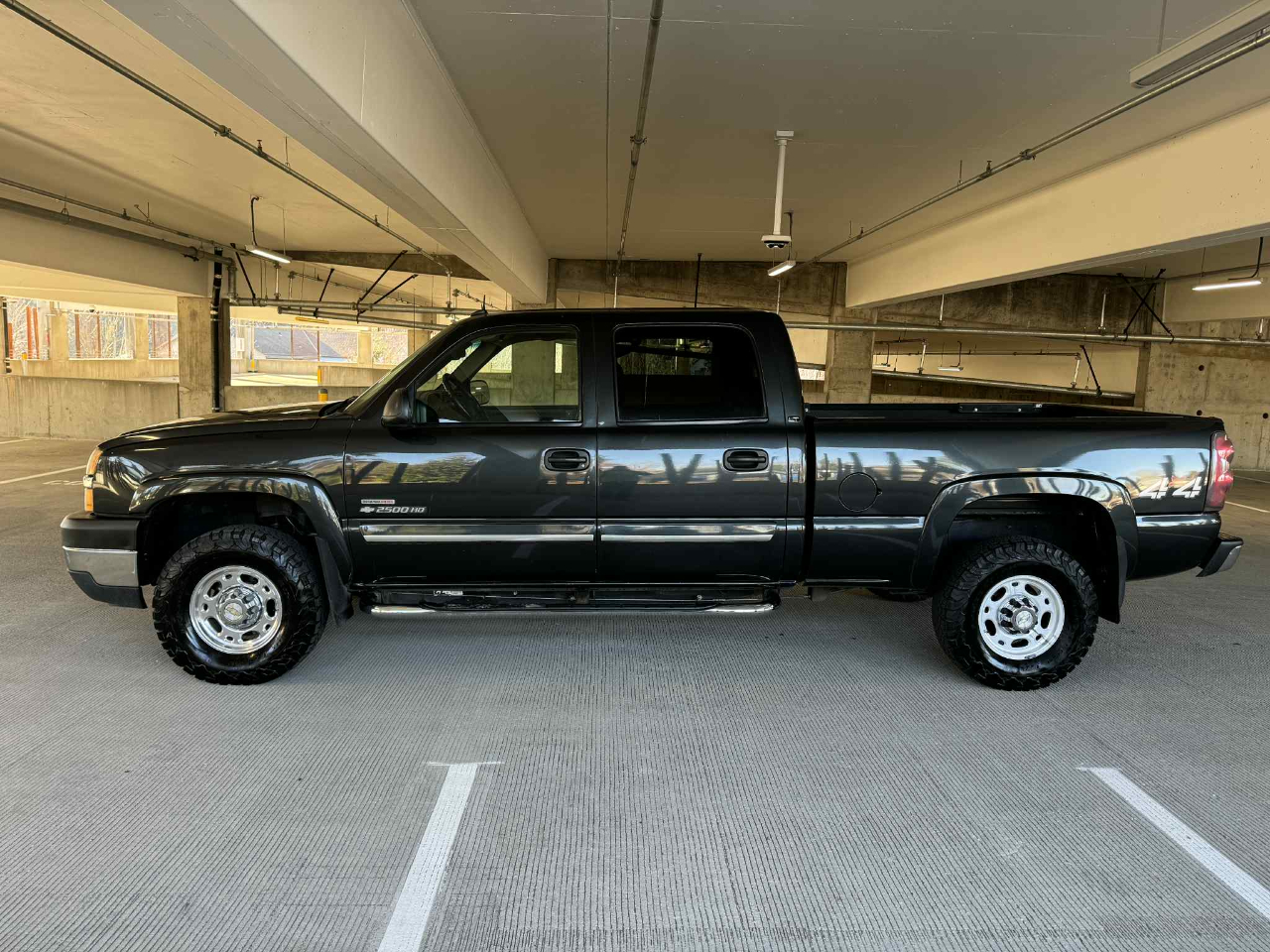 Chevrolet Silverado 2500HD Crew Cab Short Bed 4WD 2003