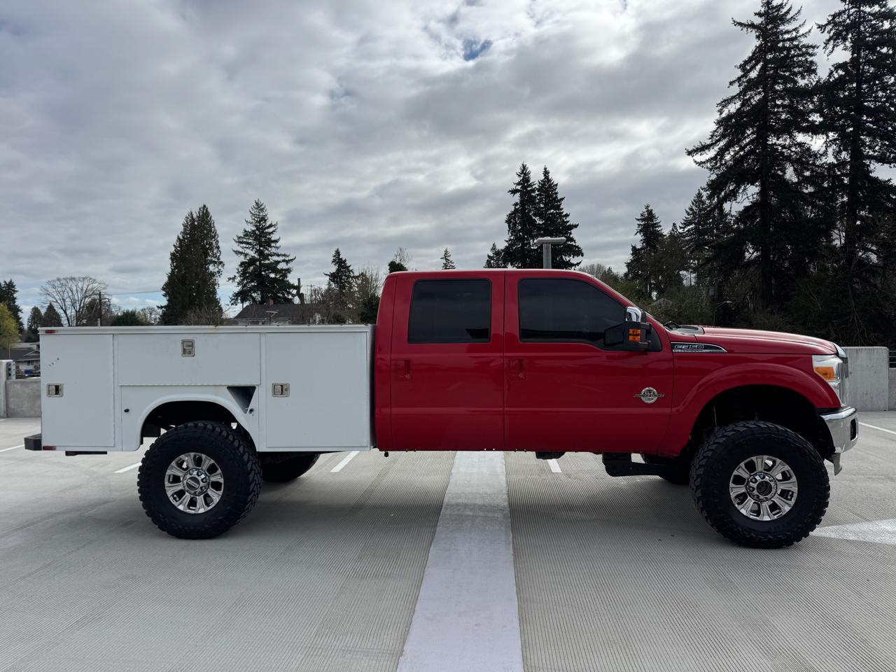Ford F-350 SD Lariat Crew Cab Long Bed 4WD 2011