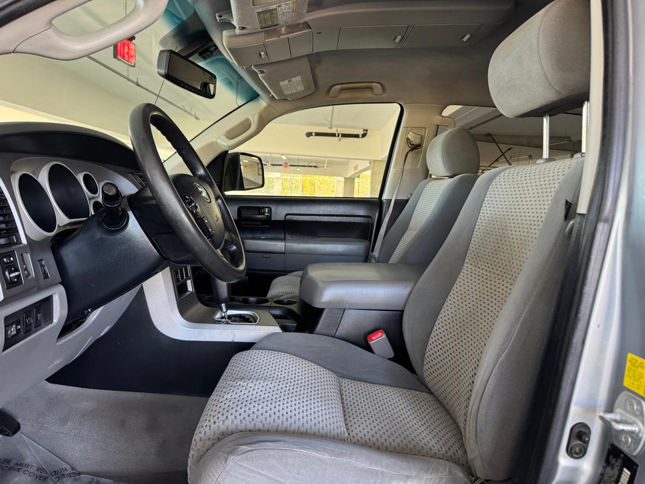 Toyota Tundra Tundra-Grade CrewMax 5.7L 4WD 2010