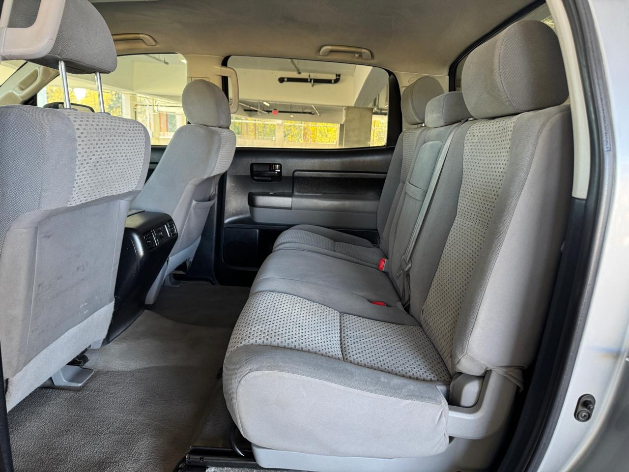 Toyota Tundra Tundra-Grade CrewMax 5.7L 4WD 2010