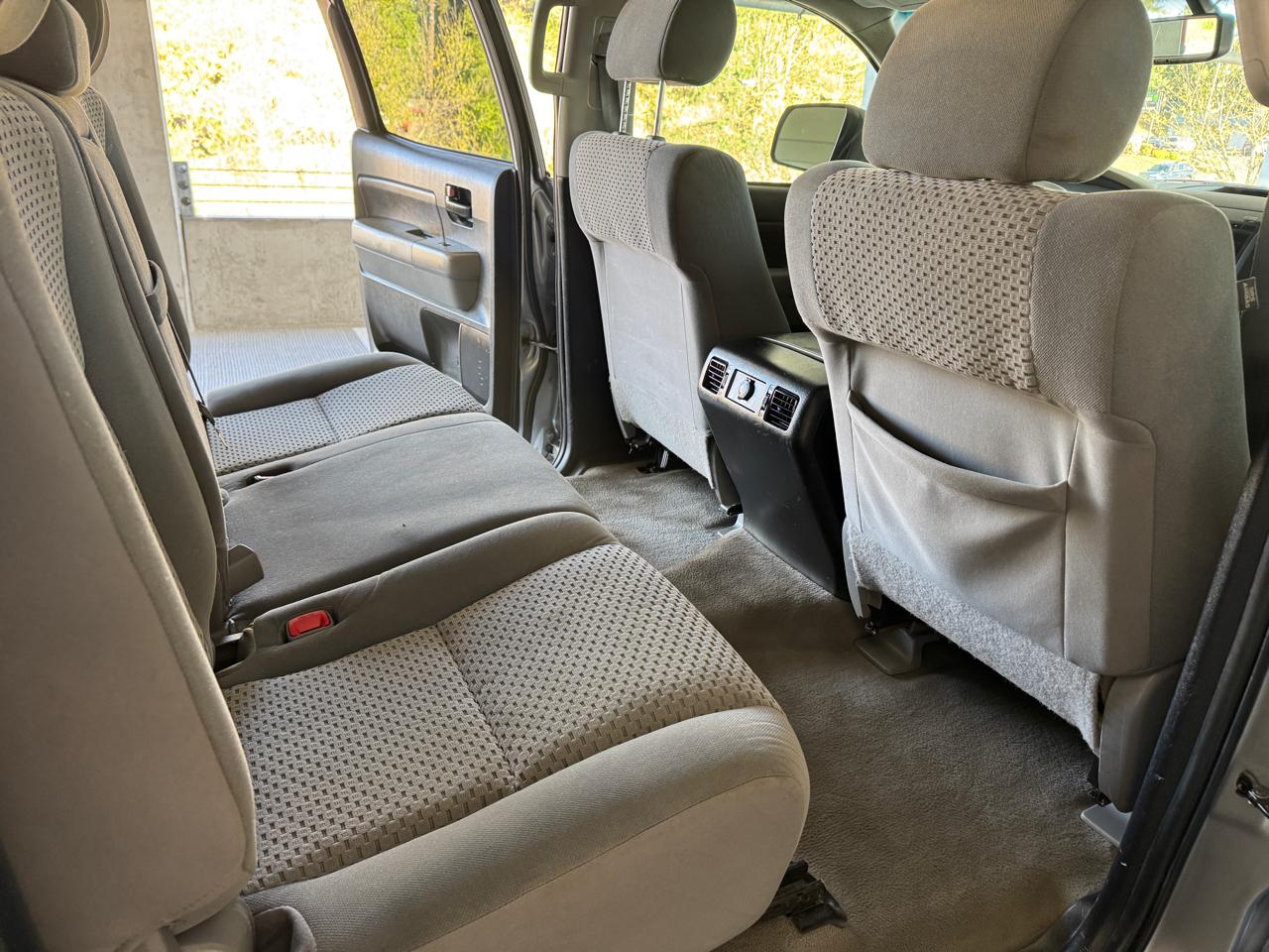 Toyota Tundra Tundra-Grade CrewMax 5.7L 4WD 2010