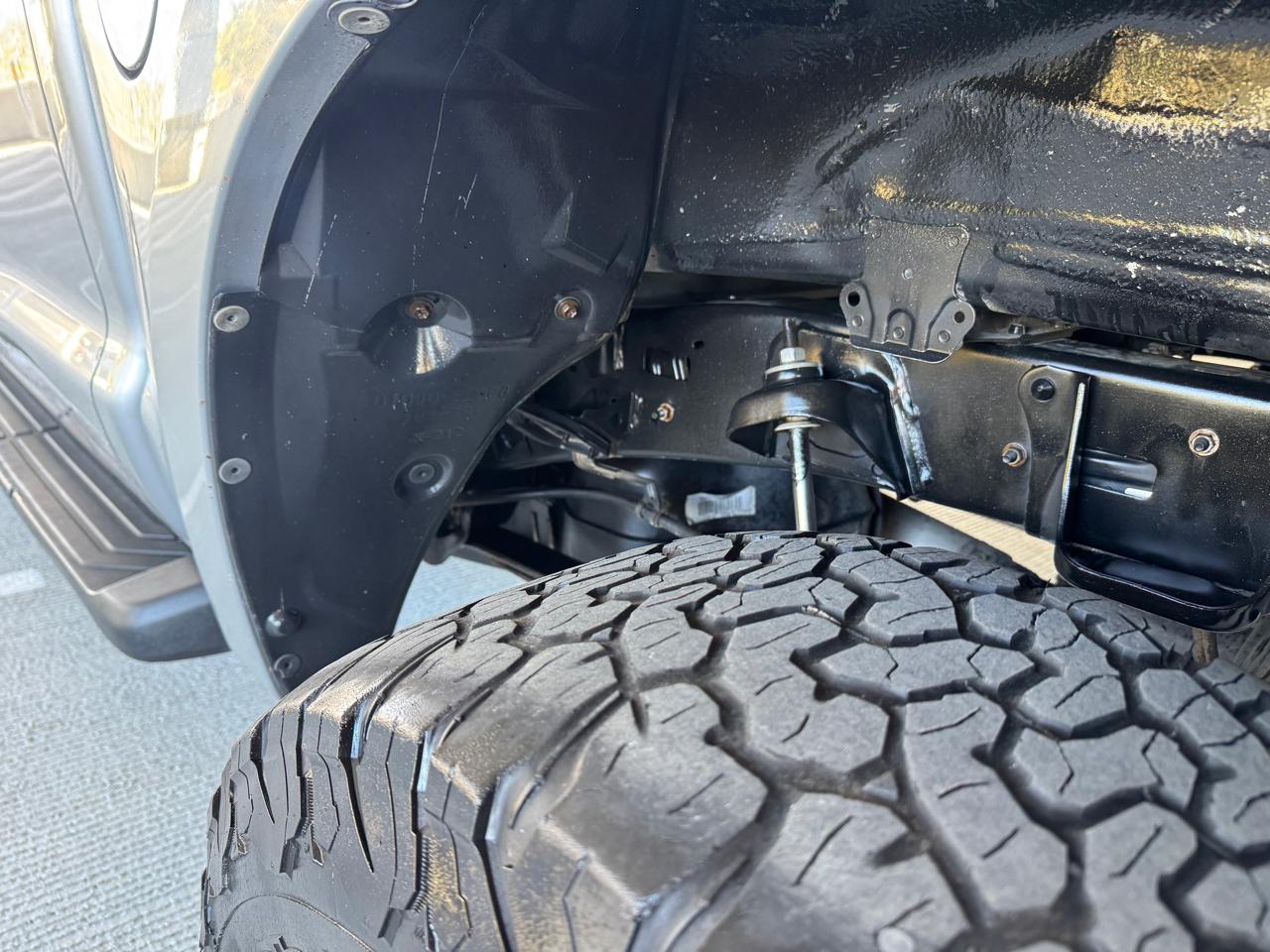 Toyota Tundra Tundra-Grade CrewMax 5.7L 4WD 2010