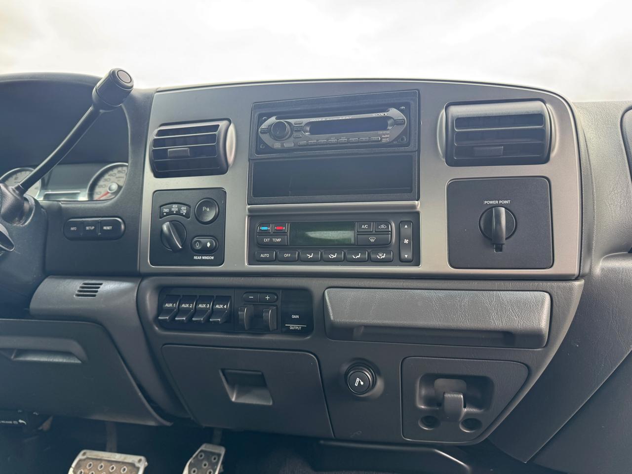 Ford F-250 SD Lariat Crew Cab Short Bed 4WD 2006