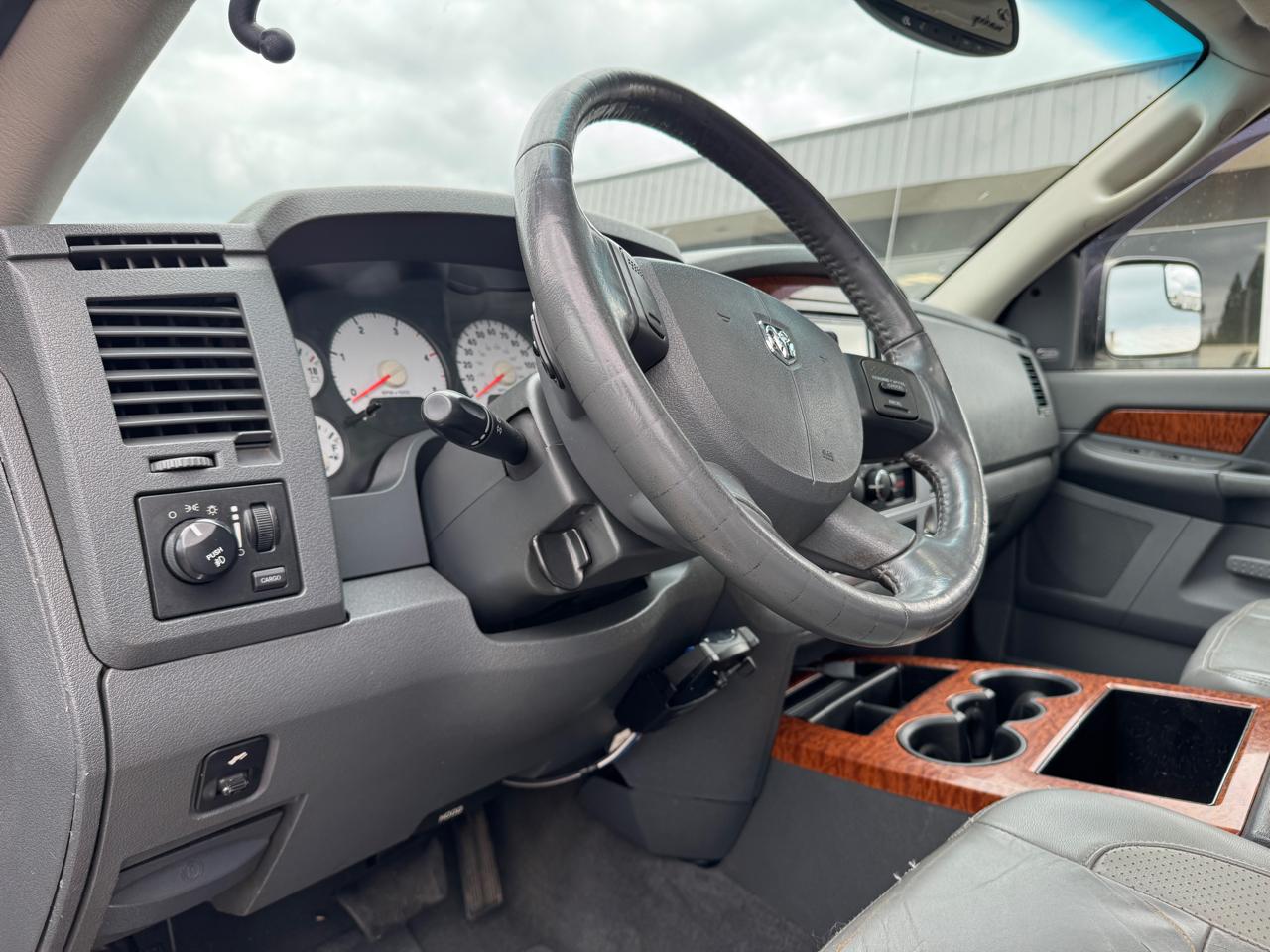 Dodge Ram 2500 Laramie Crew Cab LWB 4WD 2006