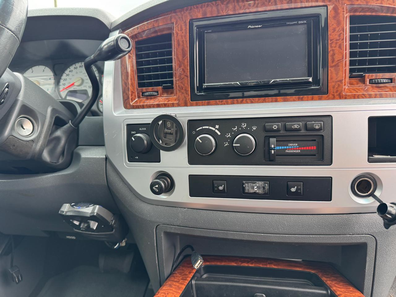 Dodge Ram 2500 Laramie Crew Cab LWB 4WD 2006