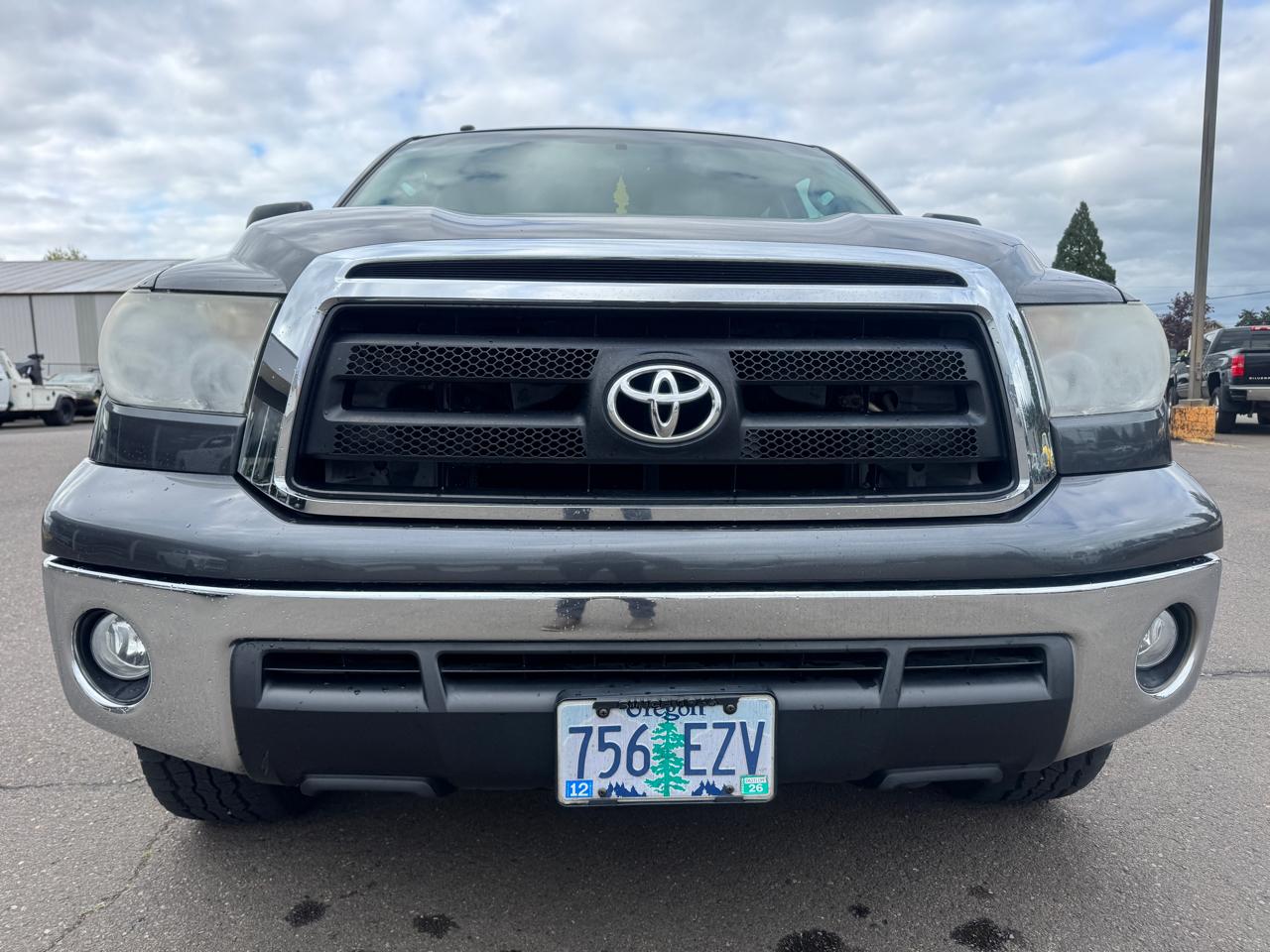 Toyota Tundra 4WD CrewMax 145.7" 5.7L SR5 (Natl) 2011