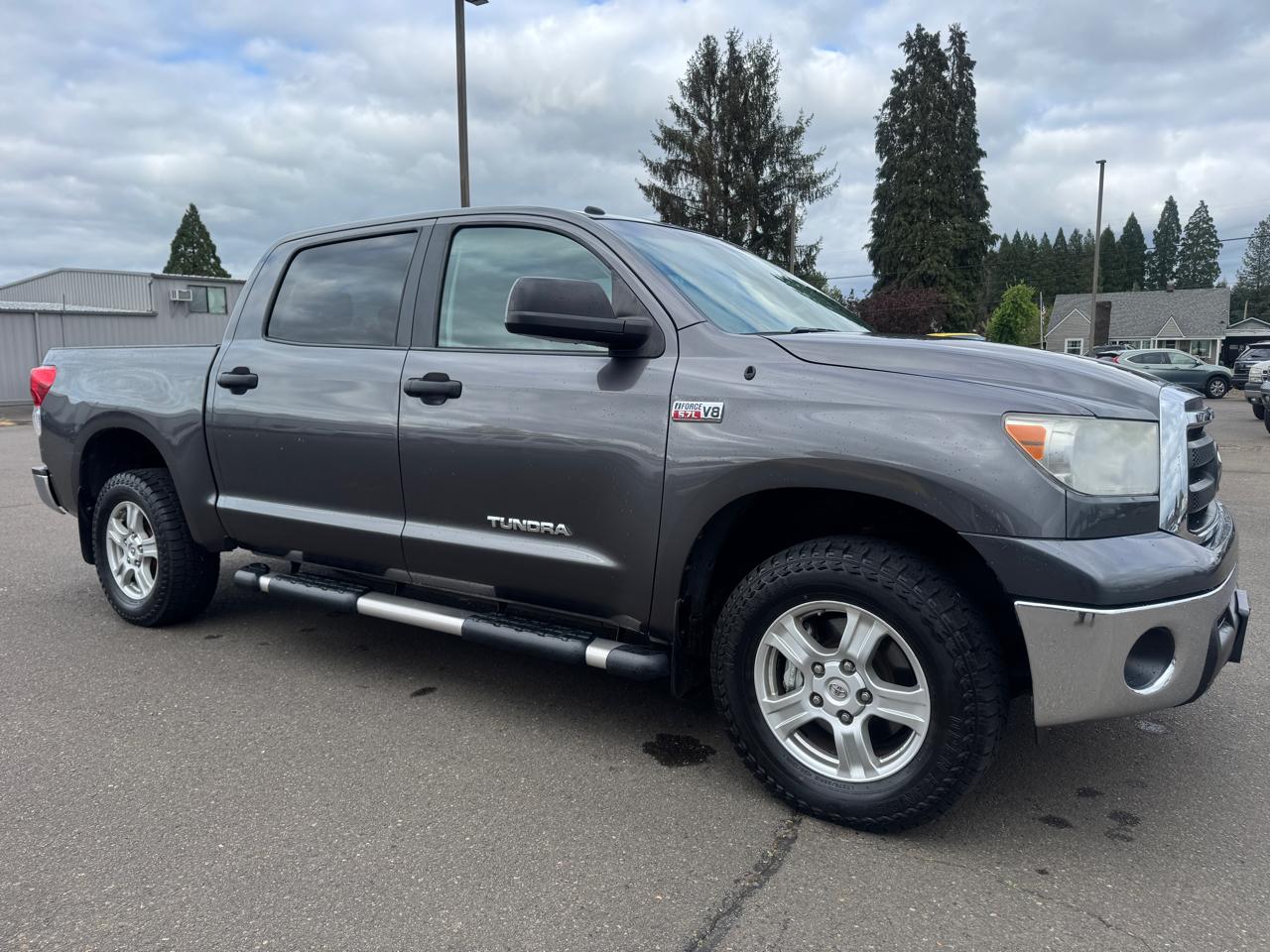 Toyota Tundra 4WD CrewMax 145.7" 5.7L SR5 (Natl) 2011