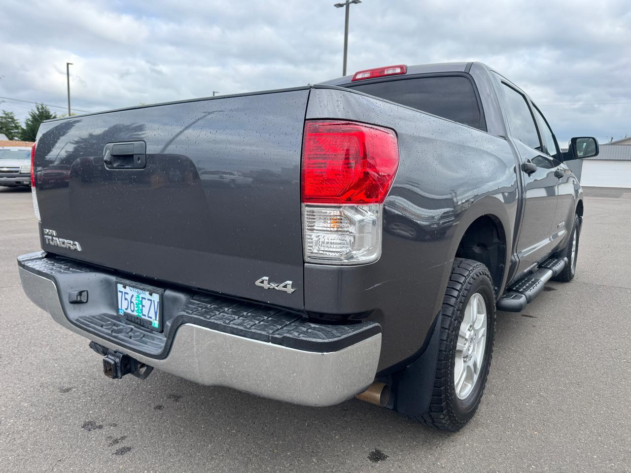 Toyota Tundra 4WD CrewMax 145.7" 5.7L SR5 (Natl) 2011