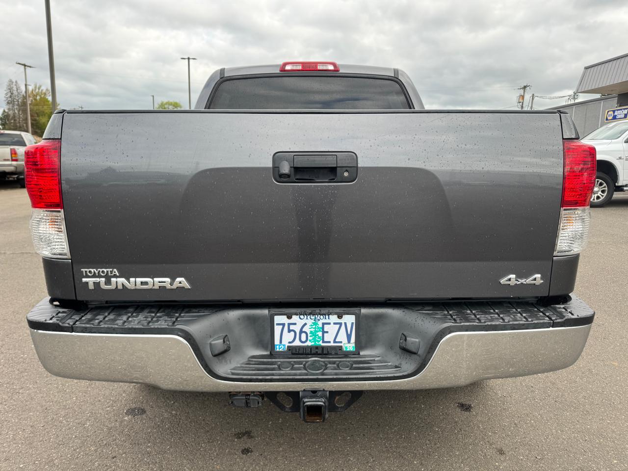 Toyota Tundra 4WD CrewMax 145.7" 5.7L SR5 (Natl) 2011