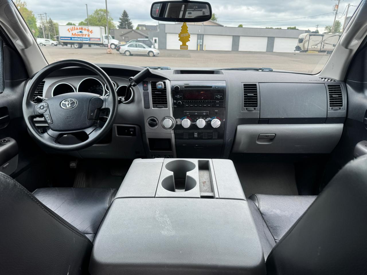 Toyota Tundra 4WD CrewMax 145.7" 5.7L SR5 (Natl) 2011