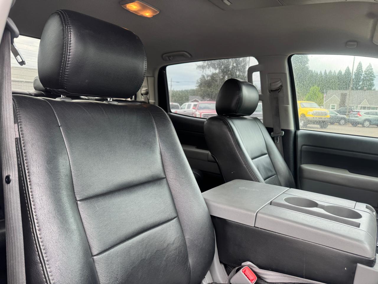 Toyota Tundra 4WD CrewMax 145.7" 5.7L SR5 (Natl) 2011