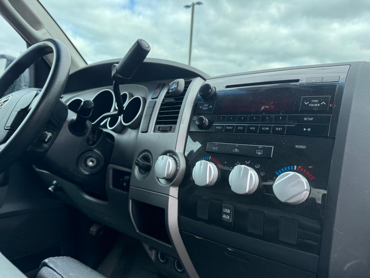 Toyota Tundra 4WD CrewMax 145.7" 5.7L SR5 (Natl) 2011