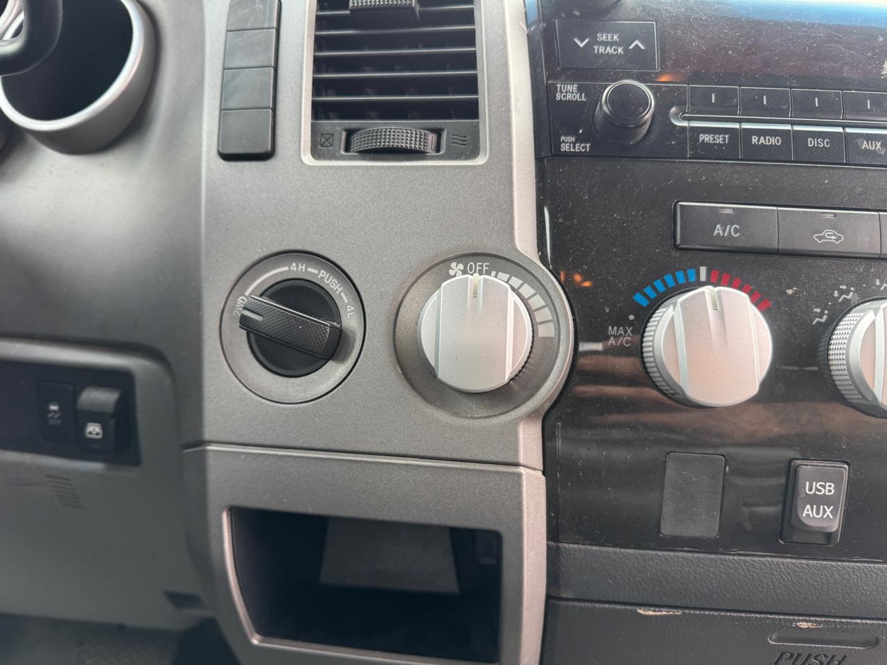 Toyota Tundra 4WD CrewMax 145.7" 5.7L SR5 (Natl) 2011