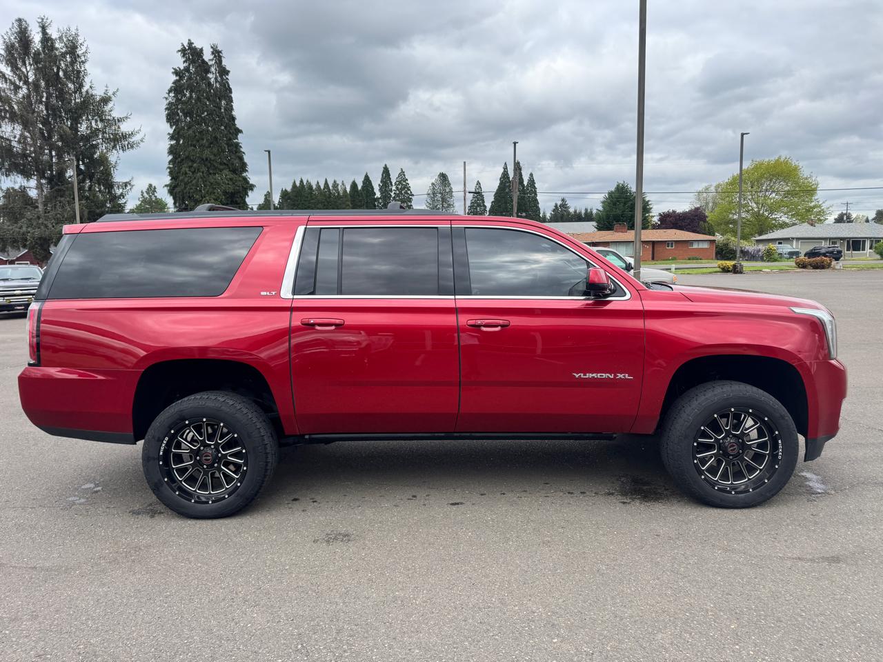 GMC Yukon XL SLT 1/2 Ton 4WD 2015