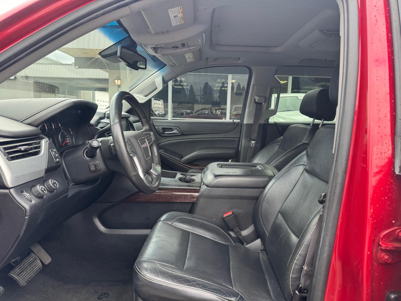 GMC Yukon XL SLT 1/2 Ton 4WD 2015