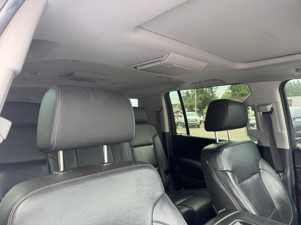 GMC Yukon XL SLT 1/2 Ton 4WD 2015