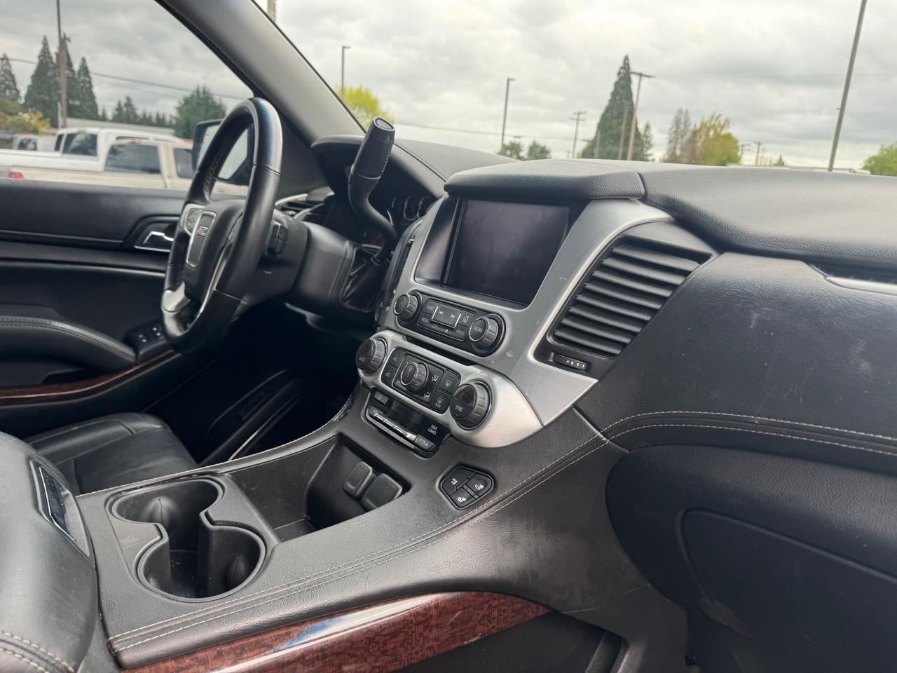 GMC Yukon XL SLT 1/2 Ton 4WD 2015