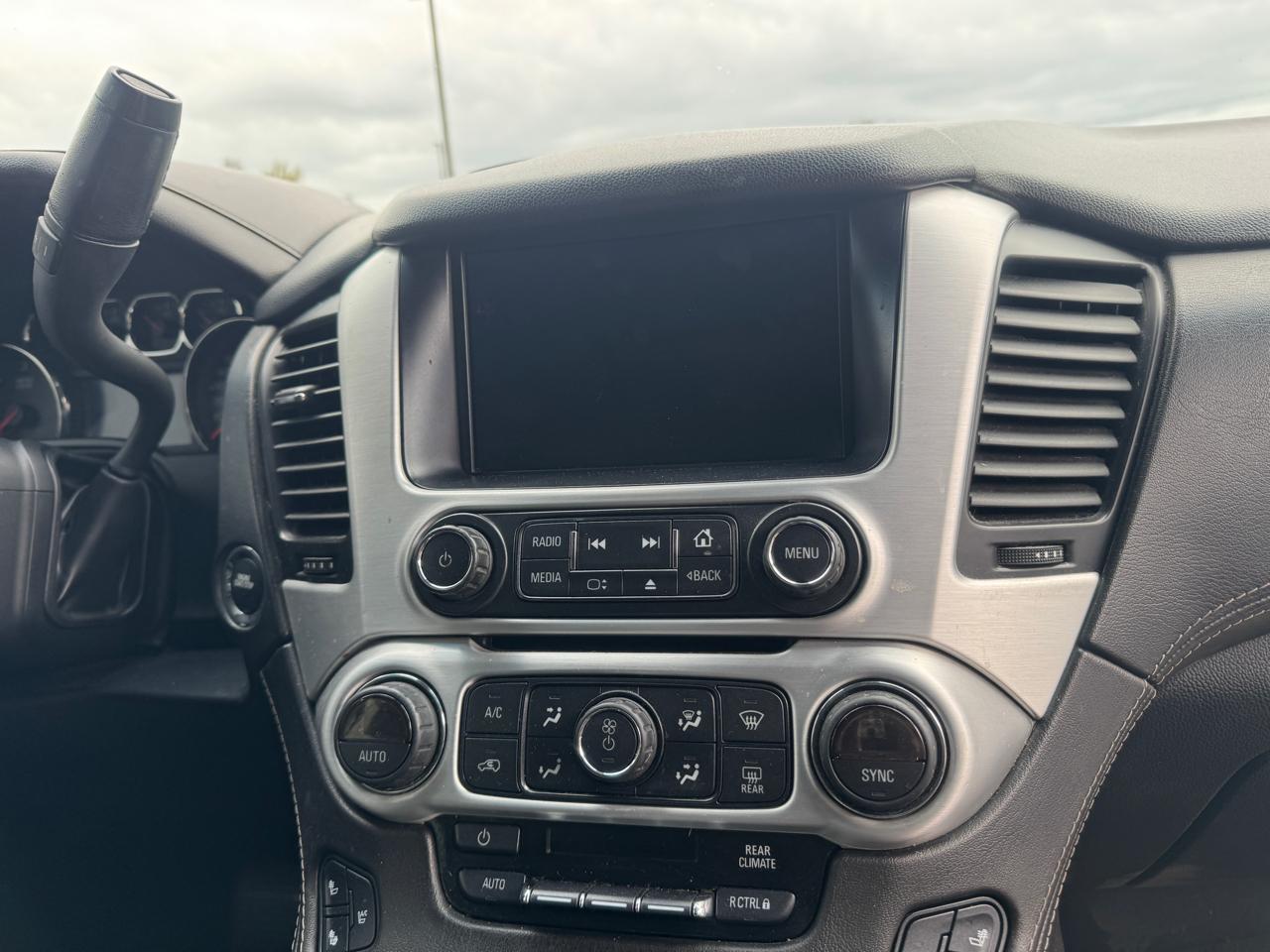 GMC Yukon XL SLT 1/2 Ton 4WD 2015