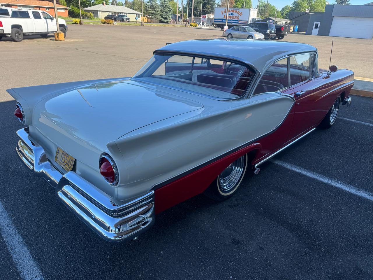 Ford Fairlane  1957