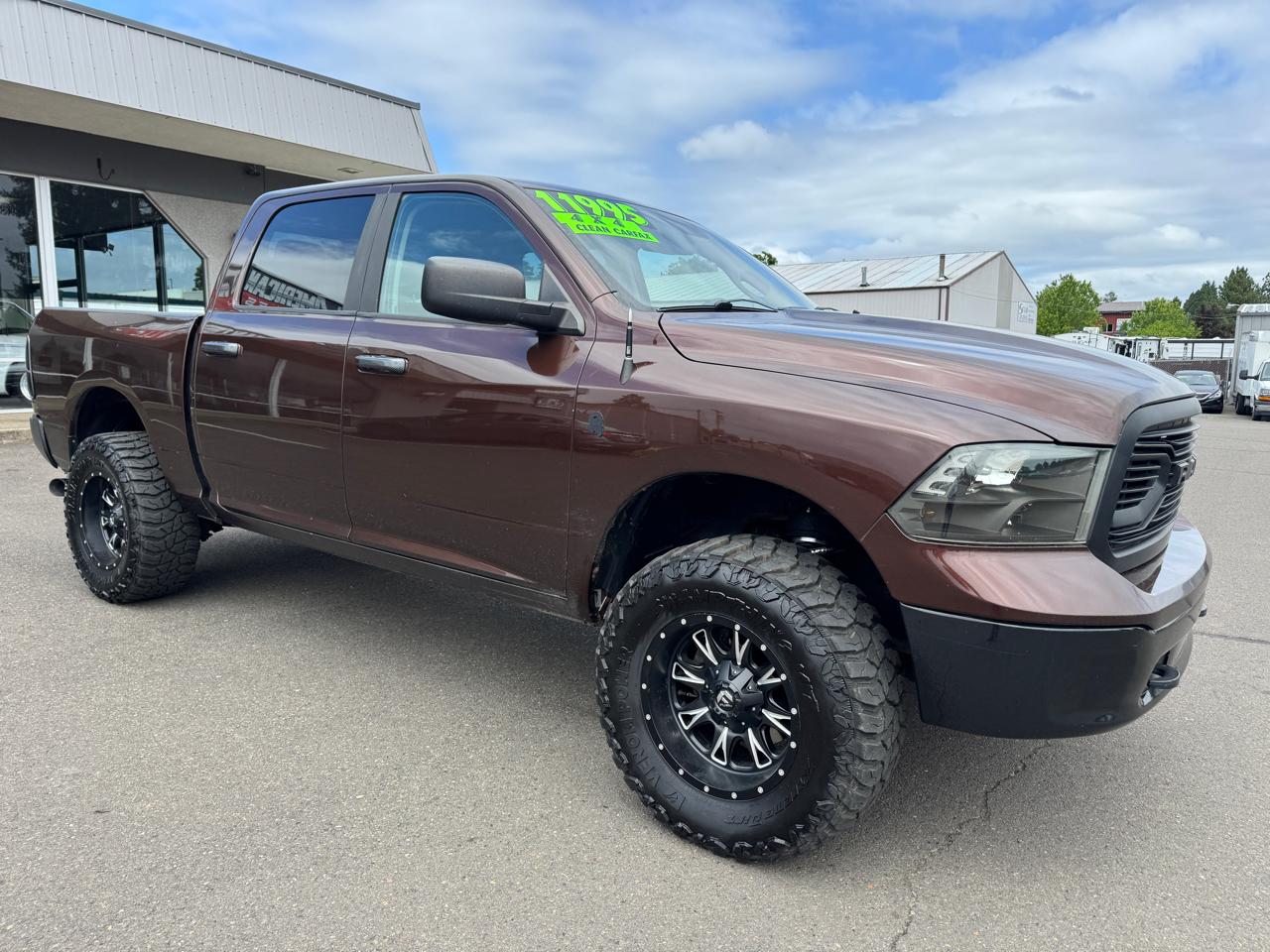 RAM 1500 SLT 4x4 Crew Cab 6'4" Box 2015