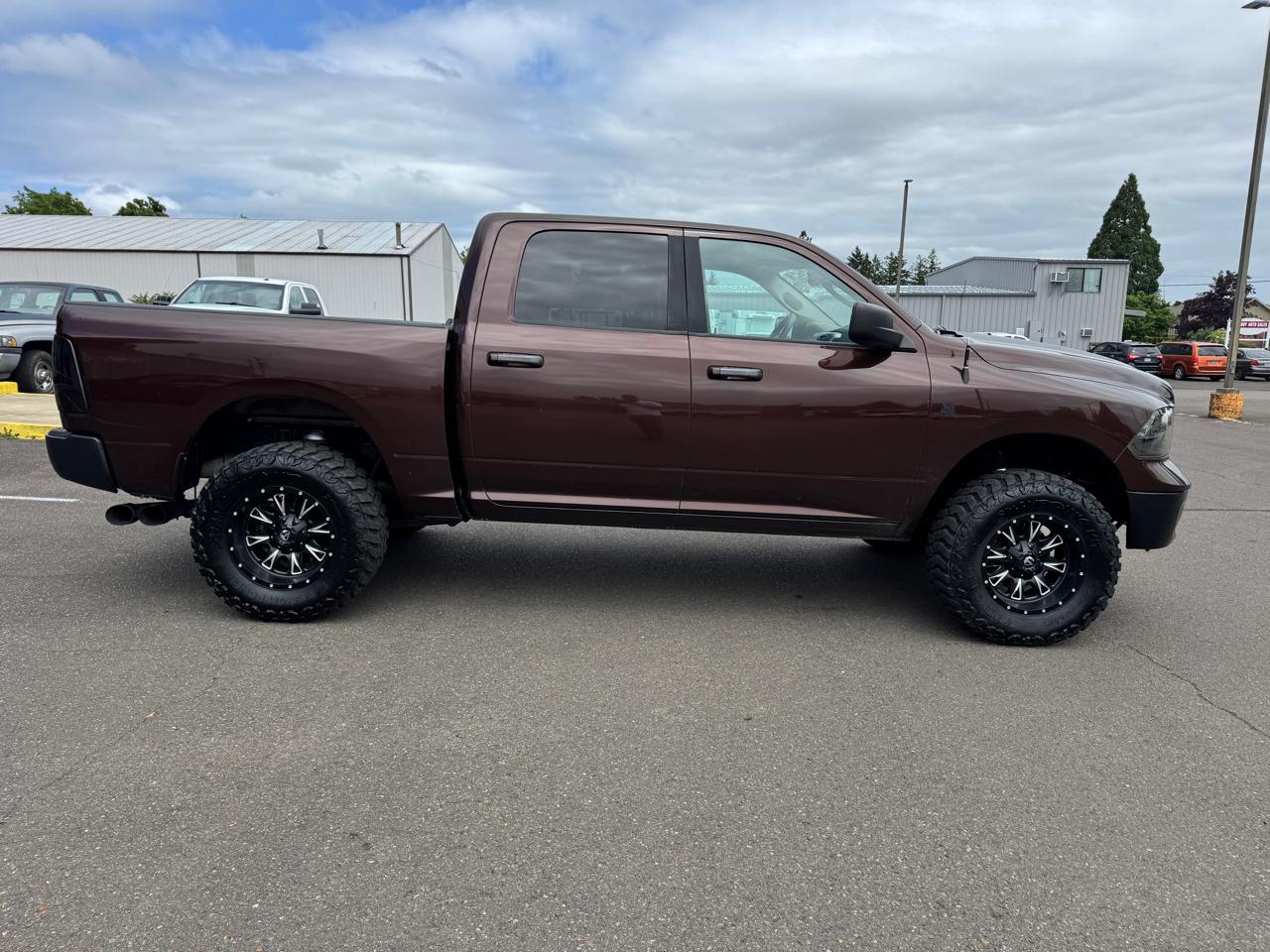 RAM 1500 SLT 4x4 Crew Cab 6'4" Box 2015
