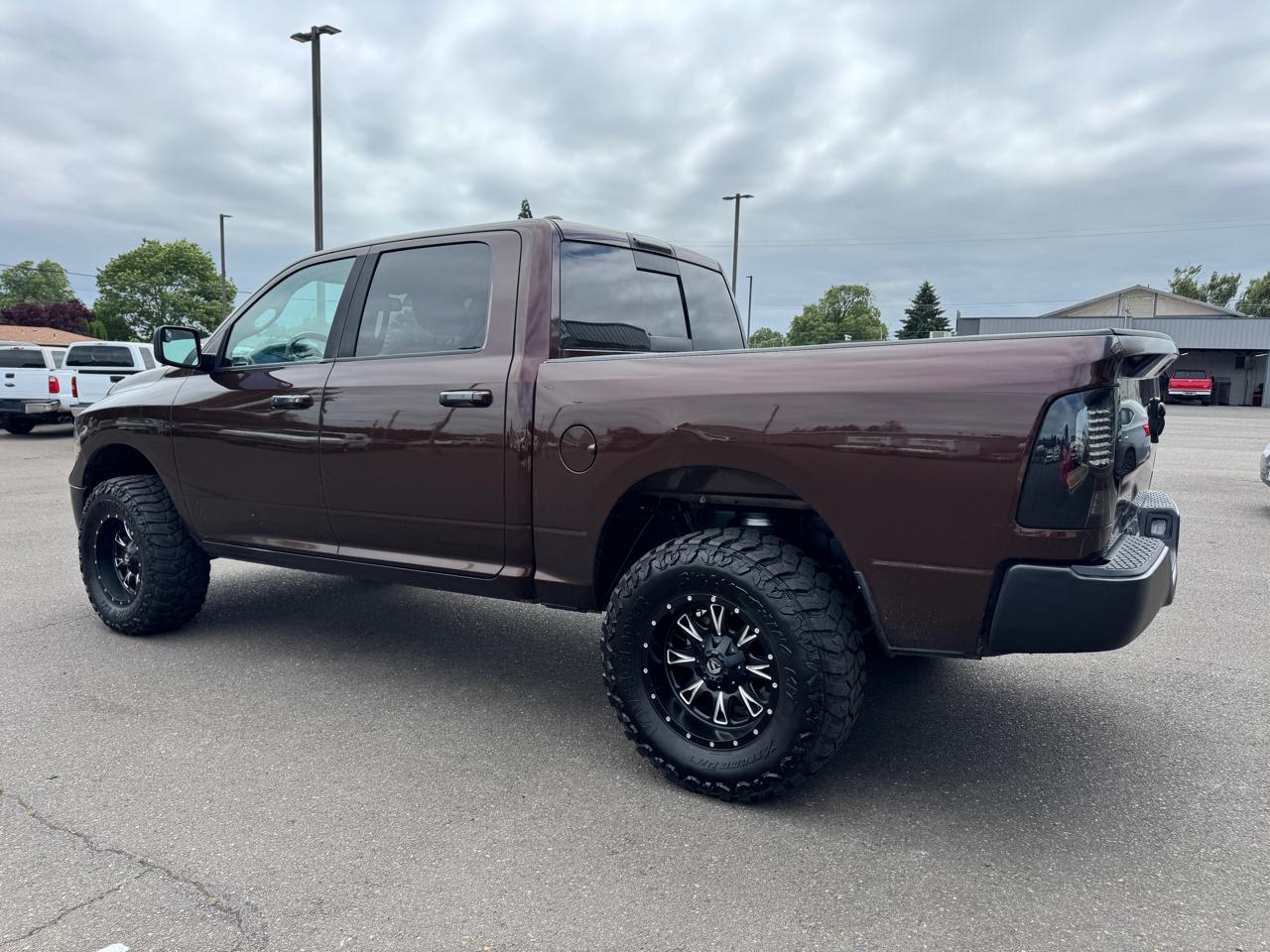 RAM 1500 SLT 4x4 Crew Cab 6'4" Box 2015