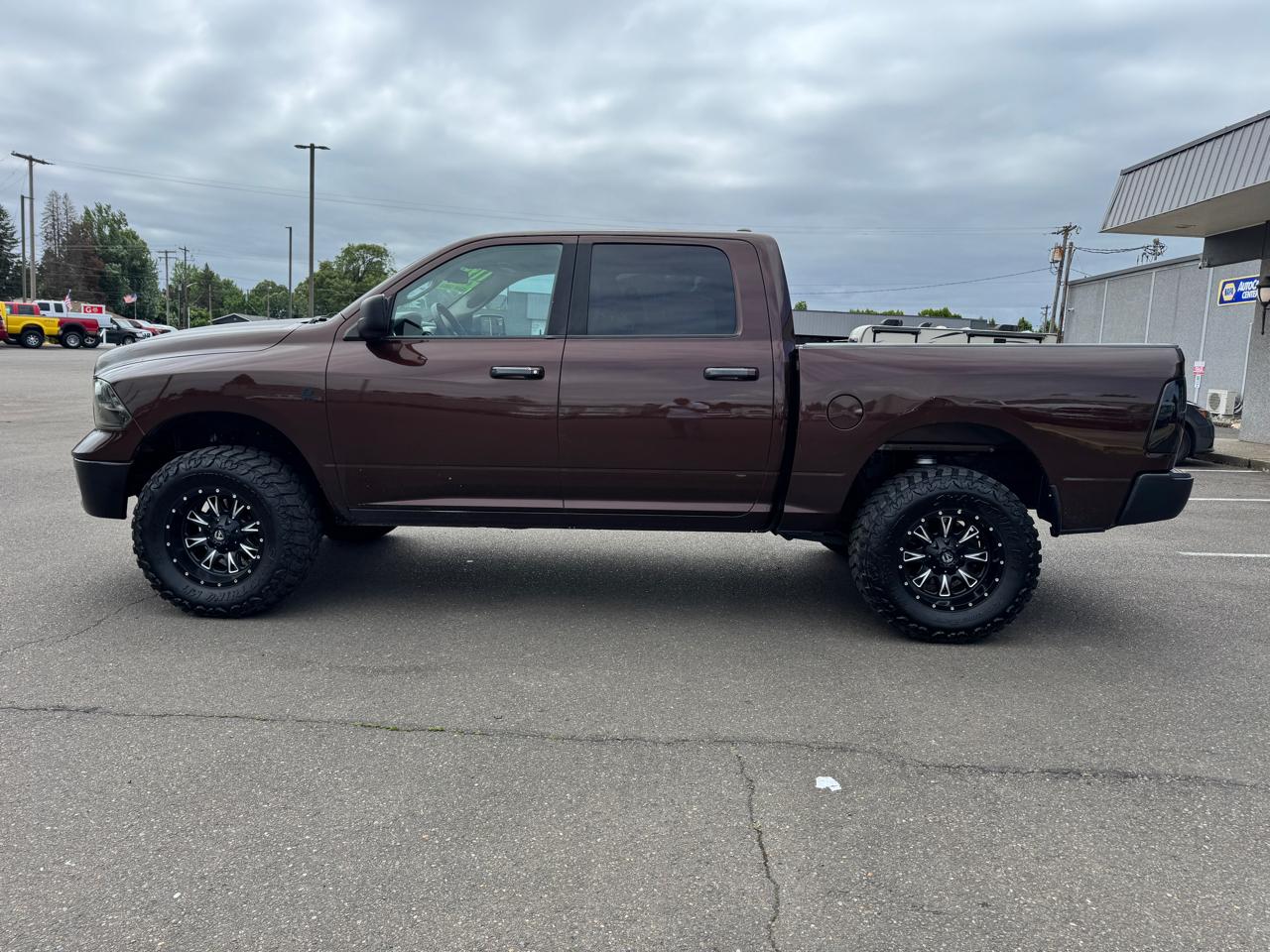 RAM 1500 SLT 4x4 Crew Cab 6'4" Box 2015
