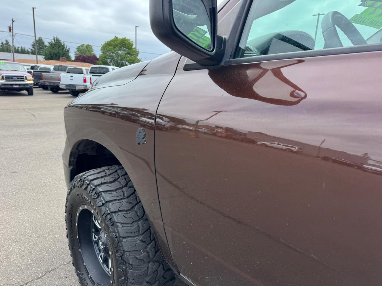 RAM 1500 SLT 4x4 Crew Cab 6'4" Box 2015