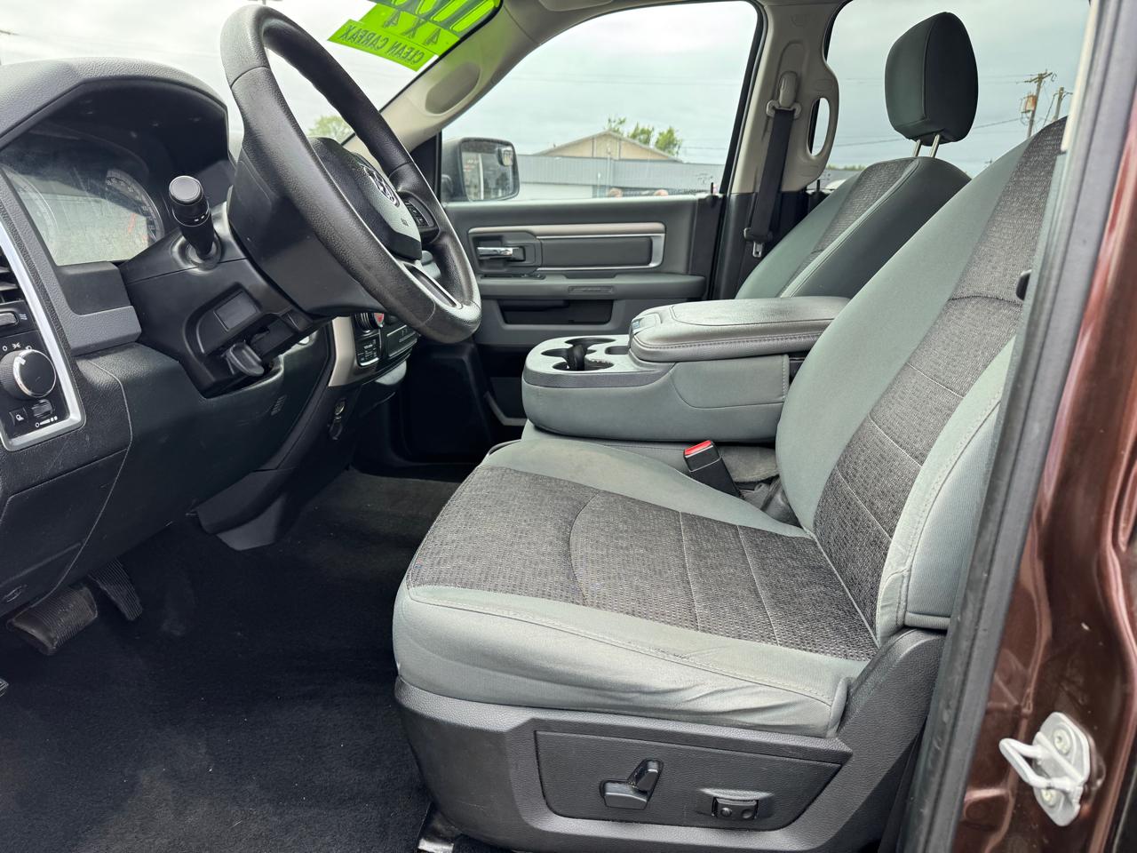 RAM 1500 SLT 4x4 Crew Cab 6'4" Box 2015