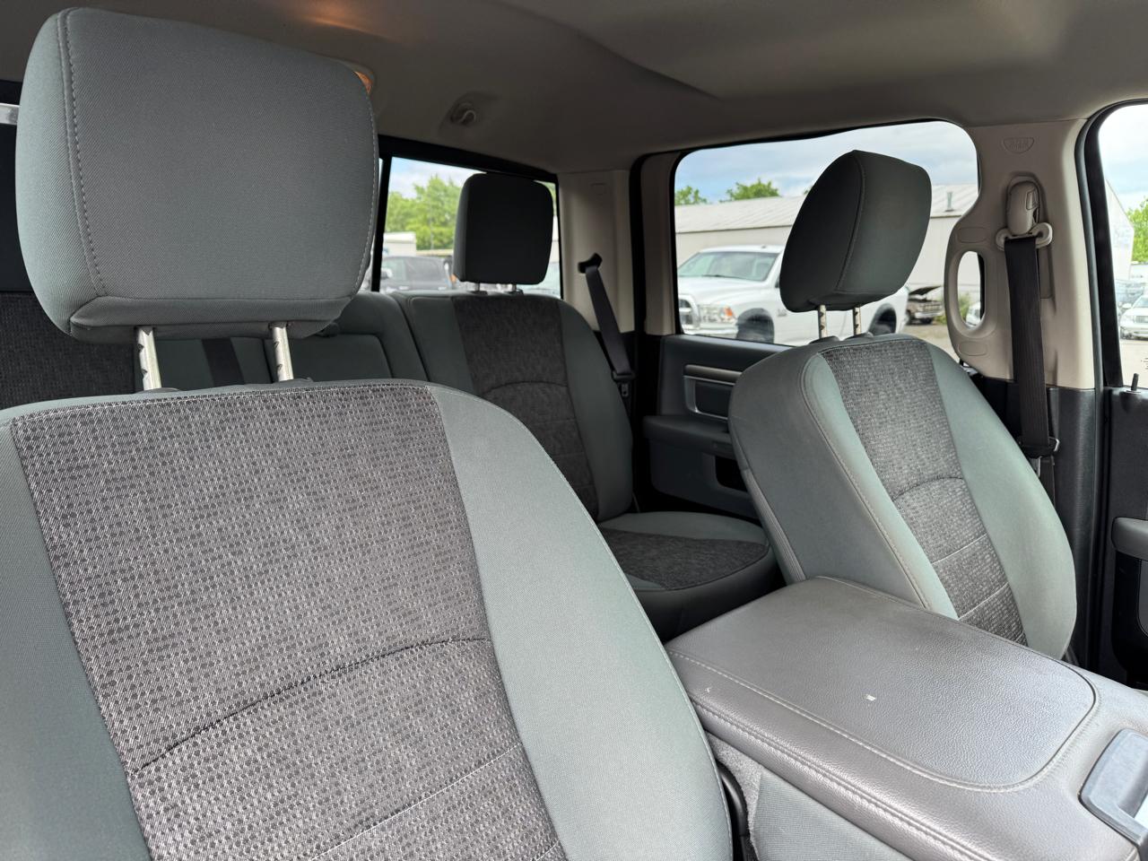 RAM 1500 SLT 4x4 Crew Cab 6'4" Box 2015