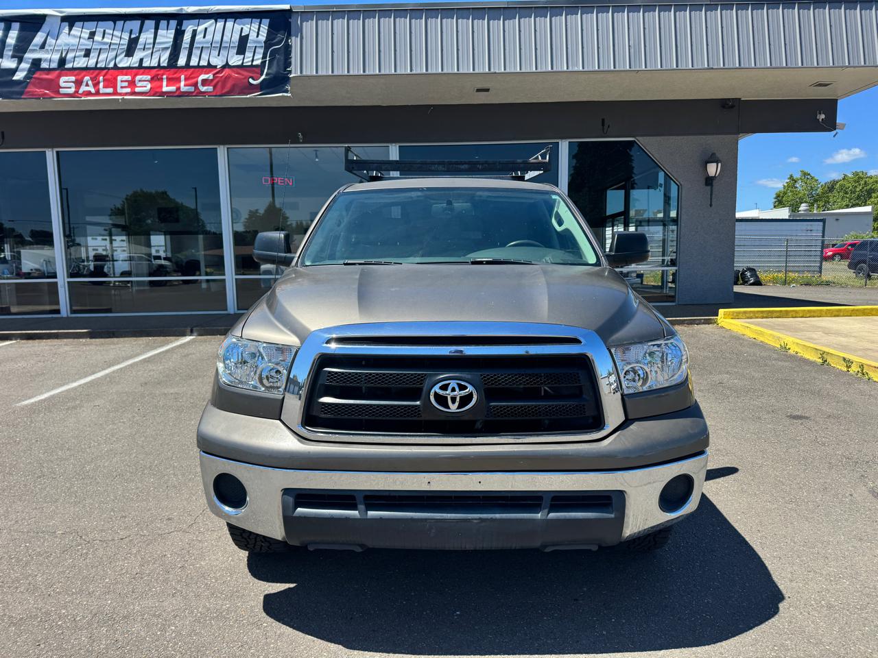 Toyota Tundra Tundra-Grade CrewMax 5.7L FFV 4WD 2010