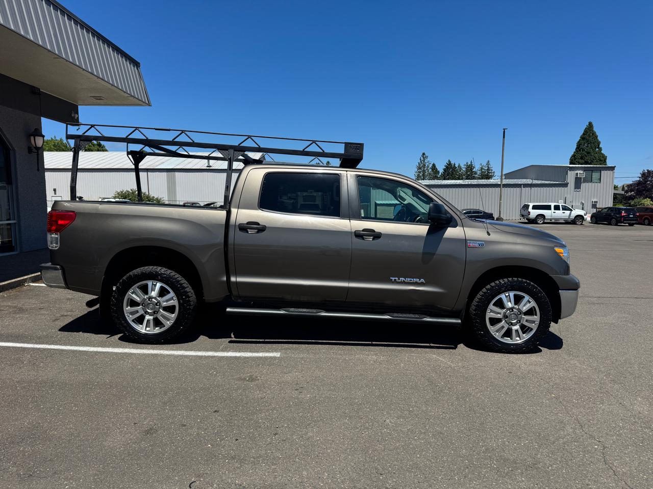 Toyota Tundra Tundra-Grade CrewMax 5.7L FFV 4WD 2010