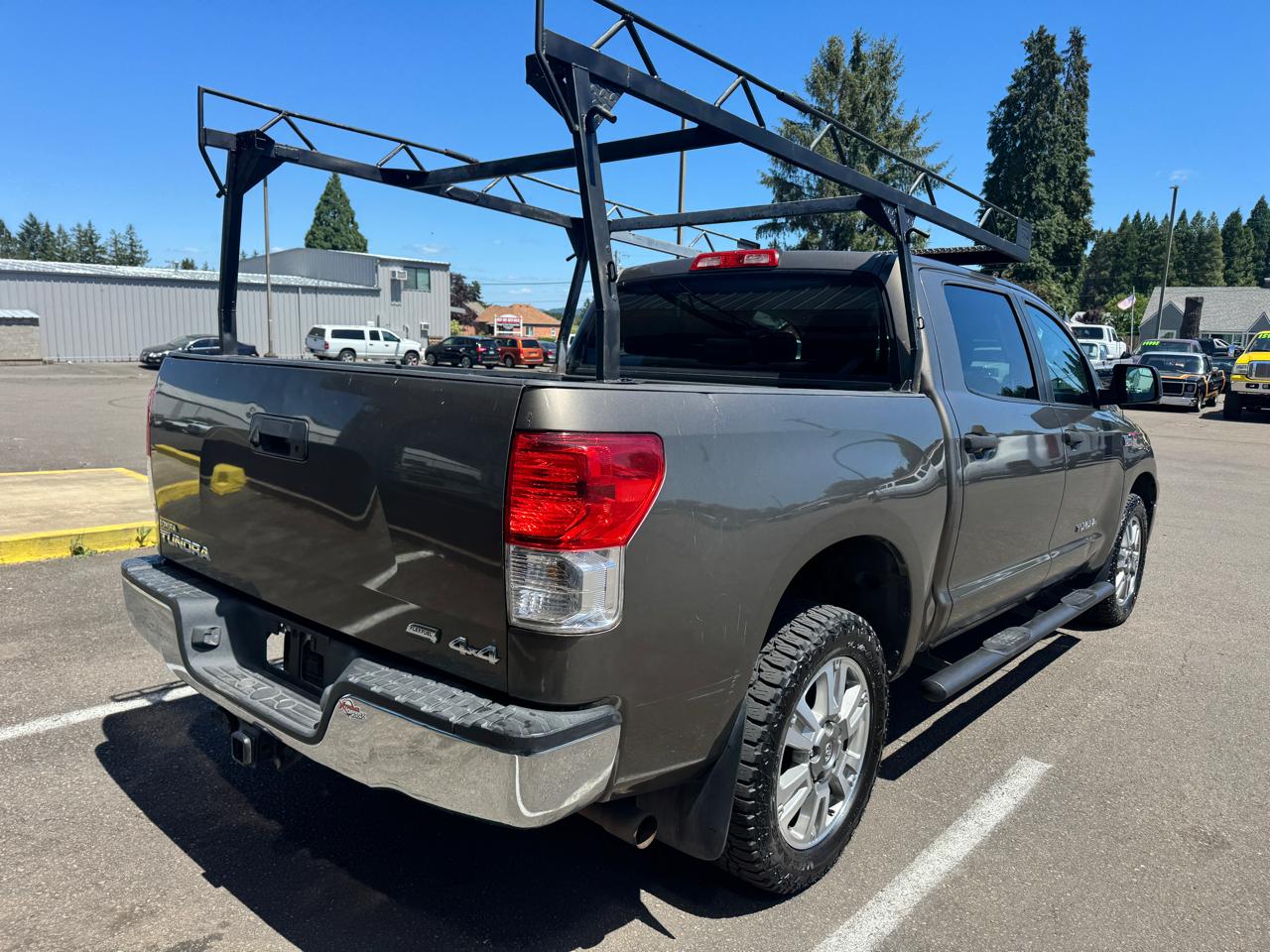 Toyota Tundra Tundra-Grade CrewMax 5.7L FFV 4WD 2010