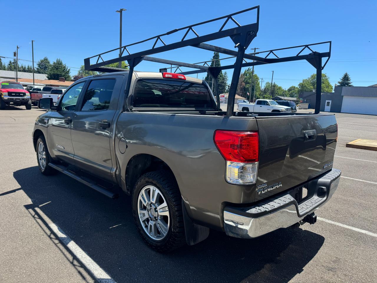 Toyota Tundra Tundra-Grade CrewMax 5.7L FFV 4WD 2010