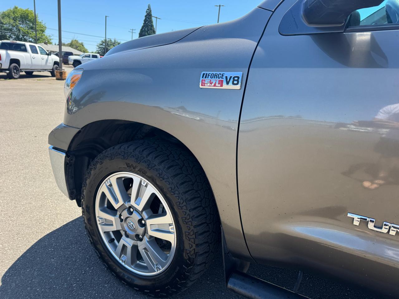 Toyota Tundra Tundra-Grade CrewMax 5.7L FFV 4WD 2010