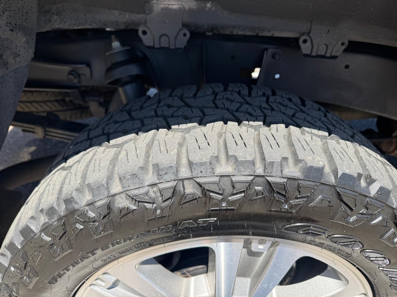 Toyota Tundra Tundra-Grade CrewMax 5.7L FFV 4WD 2010