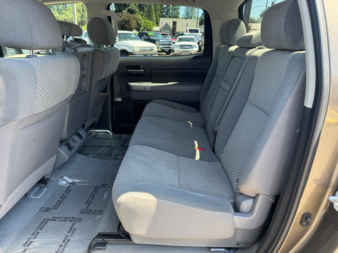 Toyota Tundra Tundra-Grade CrewMax 5.7L FFV 4WD 2010