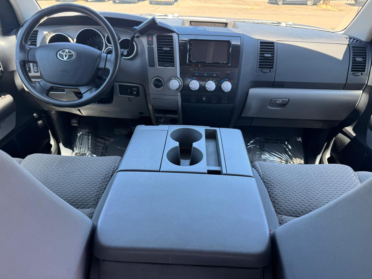 Toyota Tundra Tundra-Grade CrewMax 5.7L FFV 4WD 2010