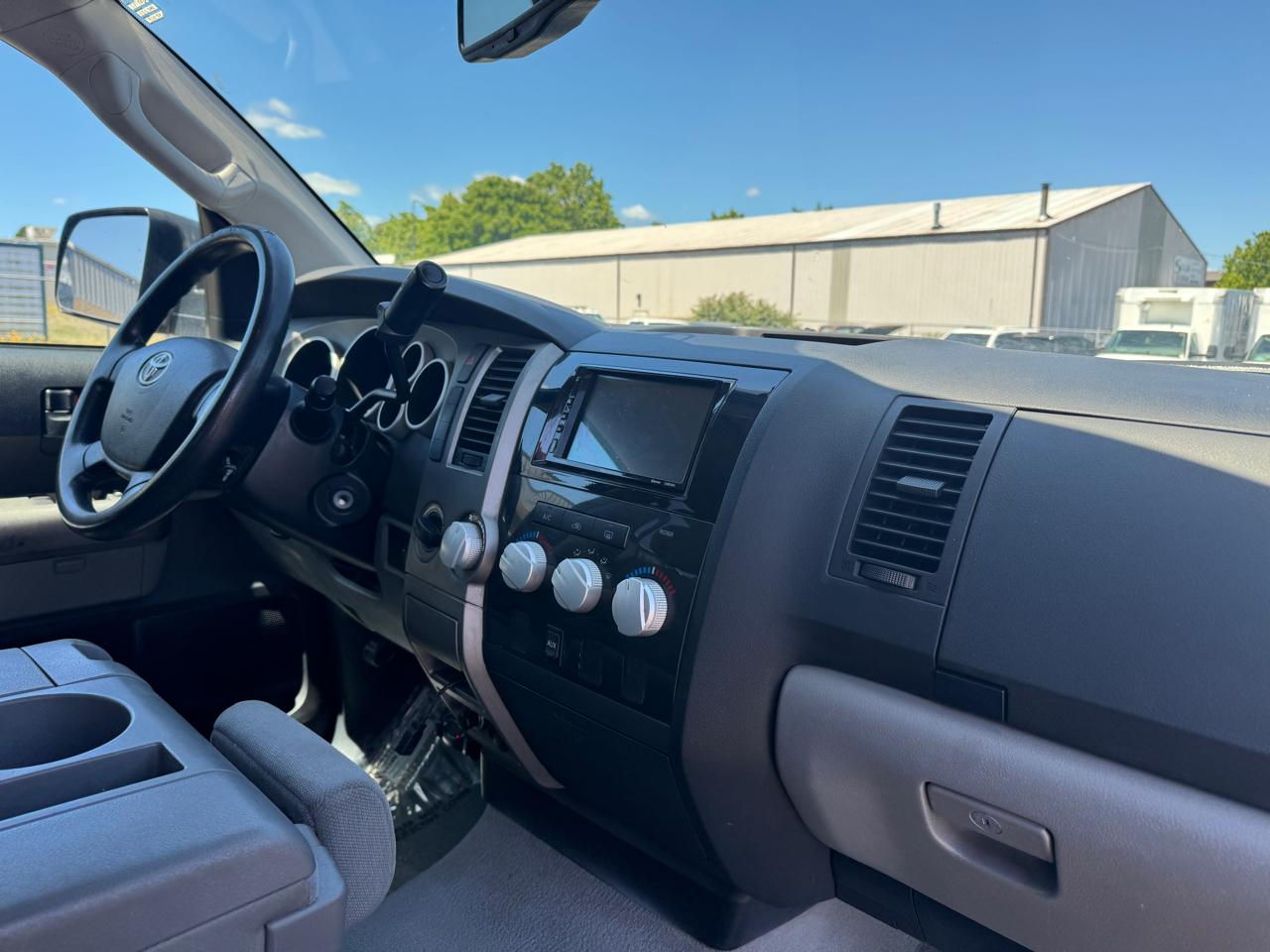 Toyota Tundra Tundra-Grade CrewMax 5.7L FFV 4WD 2010