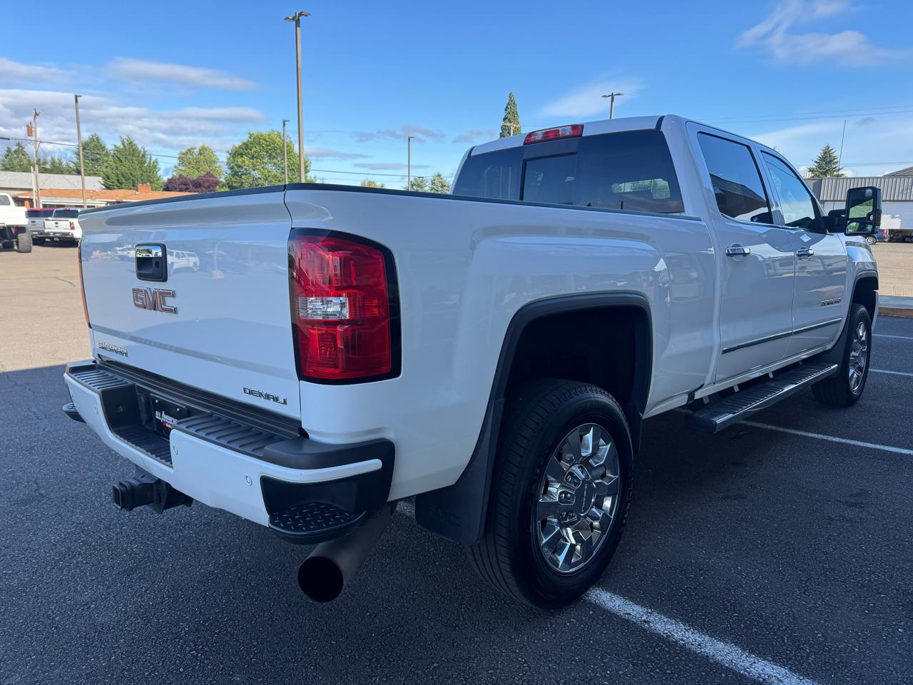 GMC Sierra 2500HD Denali Crew Cab 4WD 2016