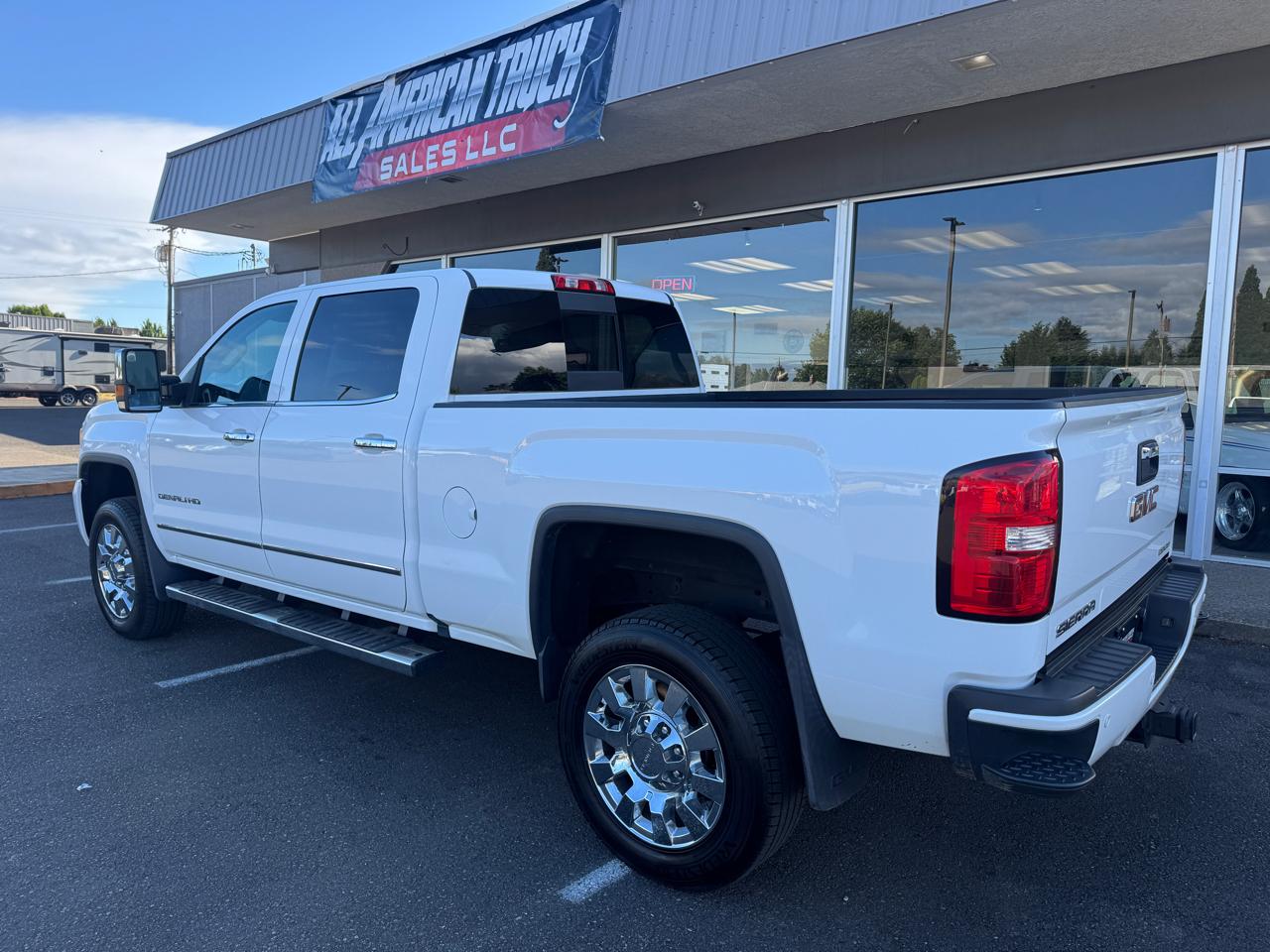 GMC Sierra 2500HD Denali Crew Cab 4WD 2016