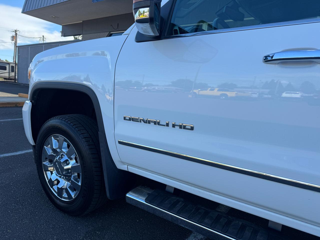 GMC Sierra 2500HD Denali Crew Cab 4WD 2016
