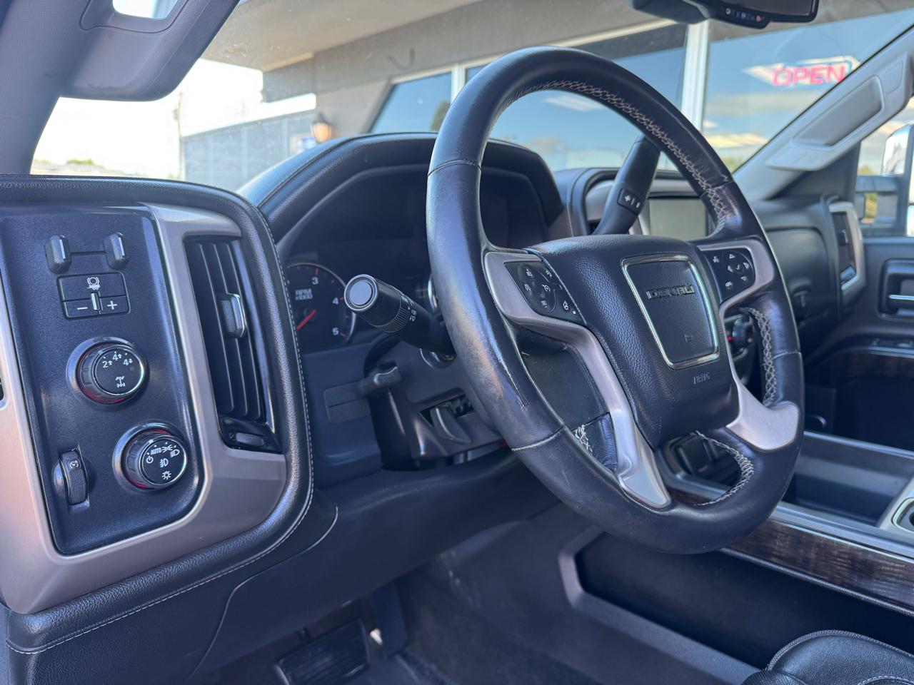 GMC Sierra 2500HD Denali Crew Cab 4WD 2016
