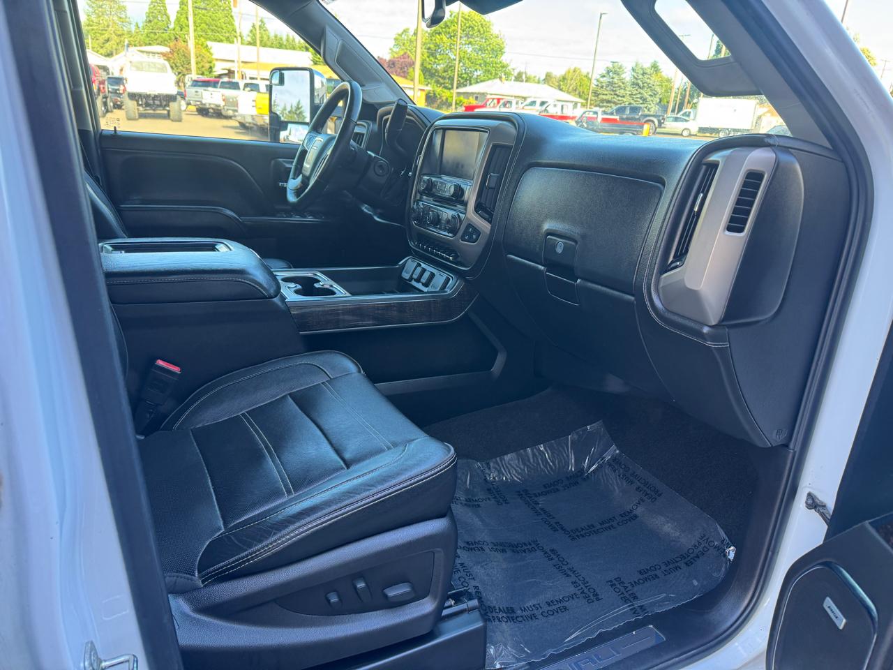 GMC Sierra 2500HD Denali Crew Cab 4WD 2016