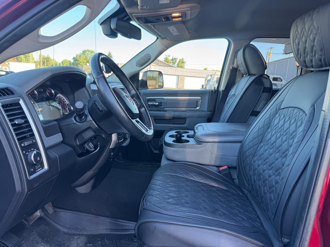 RAM 1500 4WD Crew Cab 140.5" Big Horn 2017