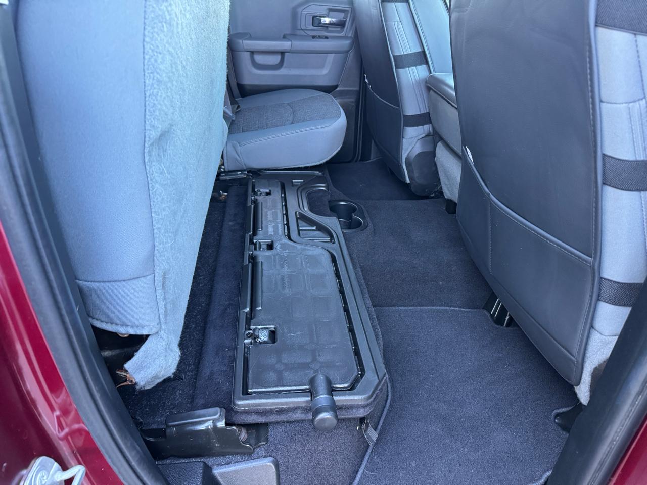 RAM 1500 4WD Crew Cab 140.5" Big Horn 2017