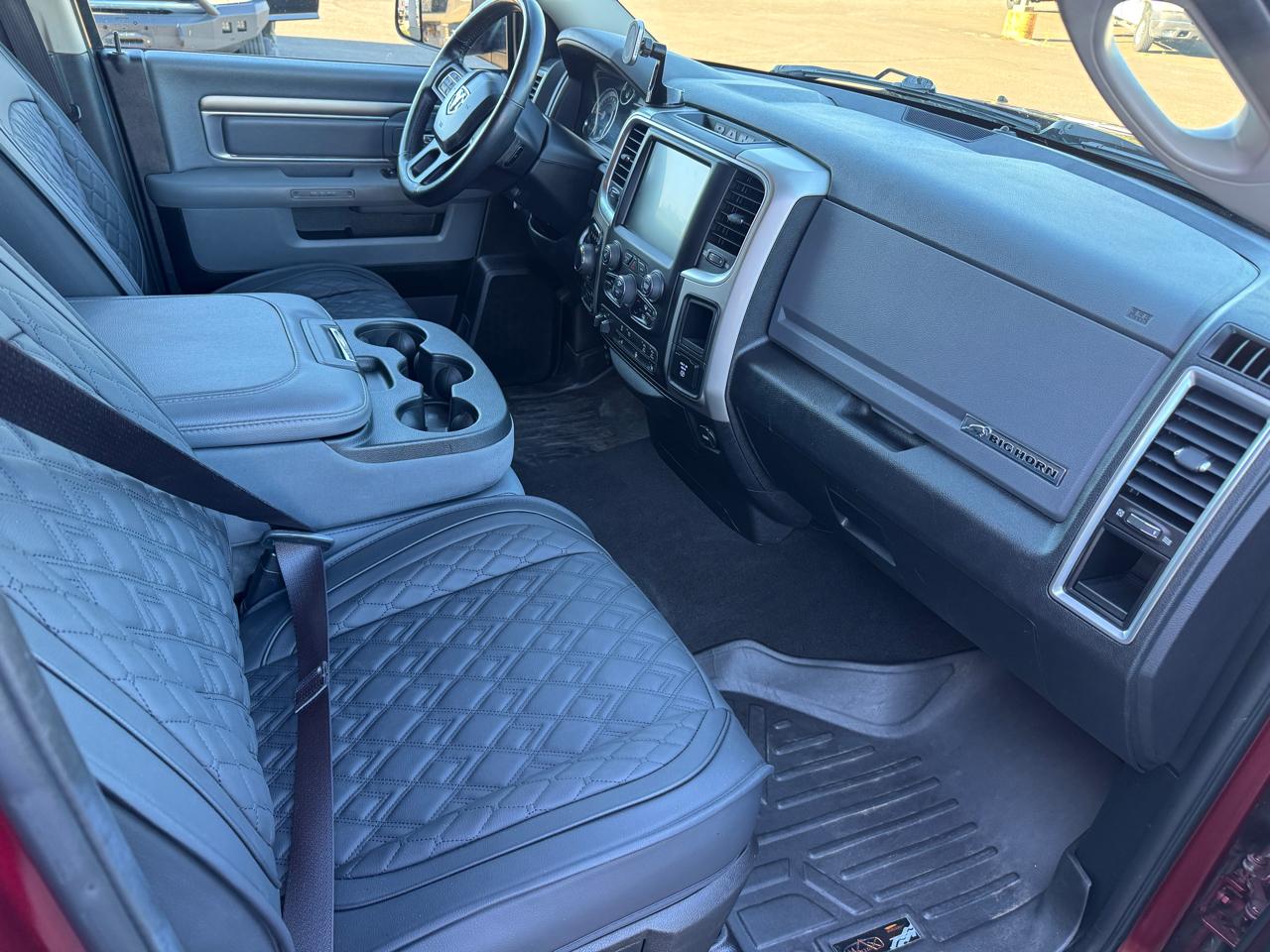 RAM 1500 4WD Crew Cab 140.5" Big Horn 2017