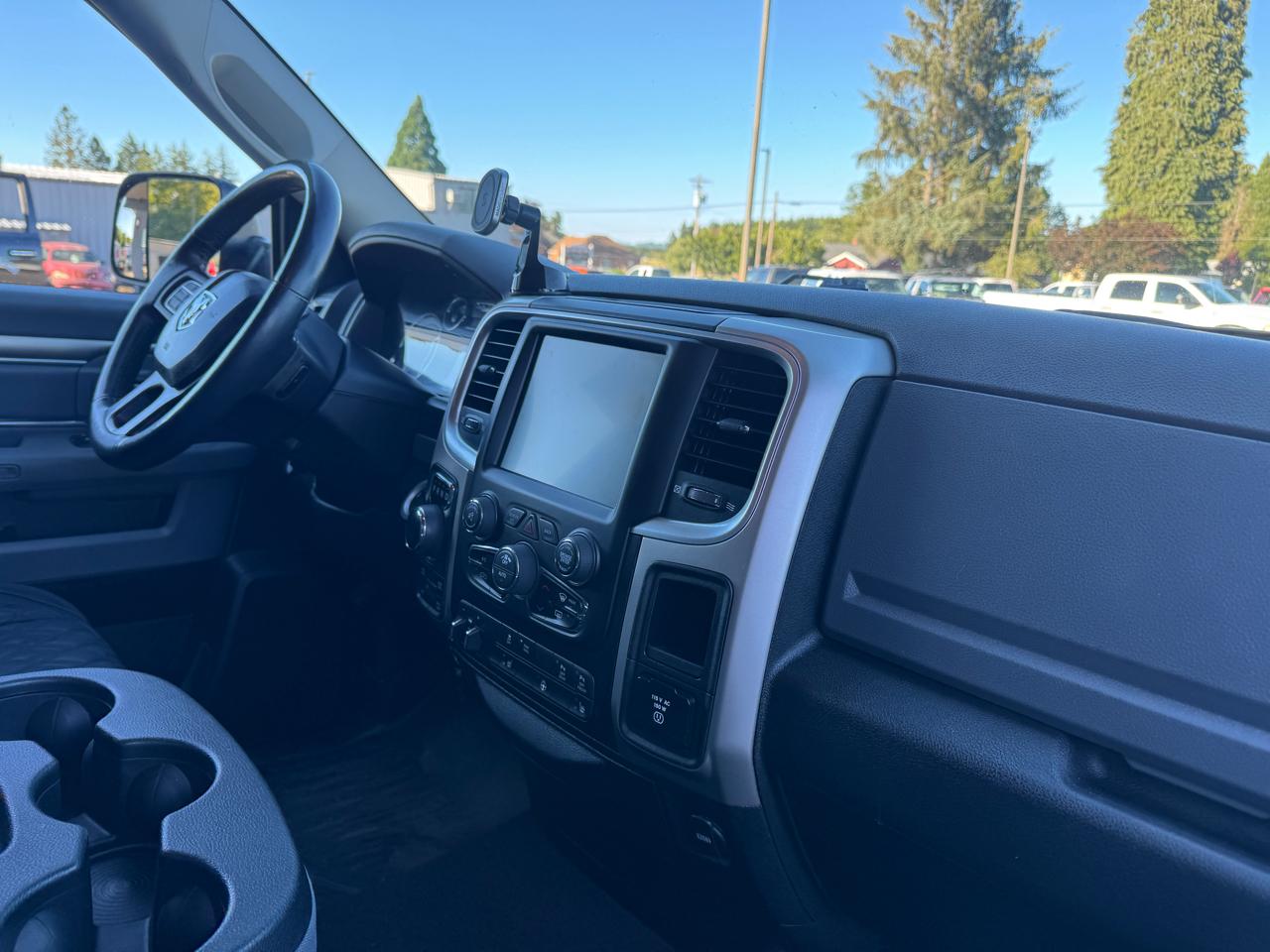 RAM 1500 4WD Crew Cab 140.5" Big Horn 2017