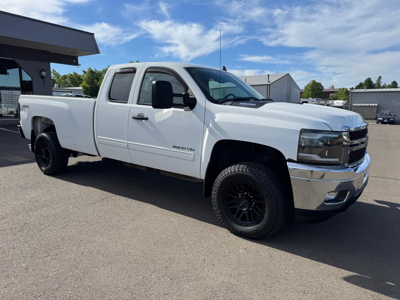 Chevrolet Silverado 3500HD LT Crew Cab 4WD 2011