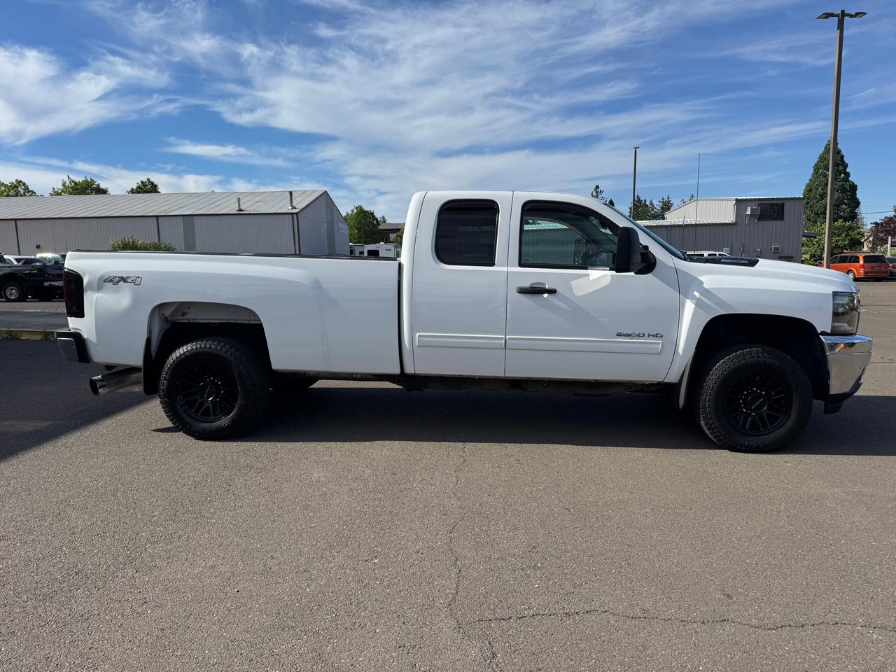 Chevrolet Silverado 3500HD LT Crew Cab 4WD 2011